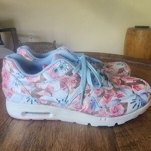 Nike Air Max 1 Paris City Collection Women's Size 8.5 (747105-400)